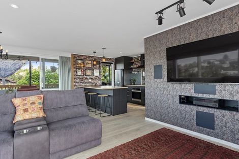 Photo of property in 115b Harbour View Road, Omokoroa, 3114