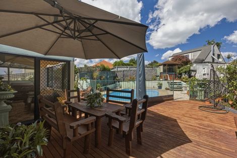 Photo of property in 12 Sutherland Road, Brookfield, Tauranga, 3110