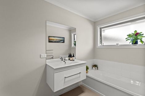 Photo of property in 118 Milton Terrace, Picton, 7220