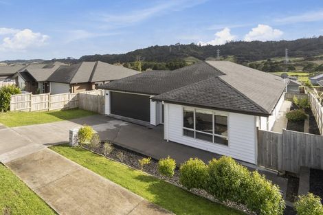 Photo of property in 13 Will Street, Huapai, Kumeu, 0810