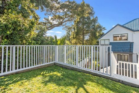 Photo of property in 2/6 Seaview Avenue, Northcote, Auckland, 0627