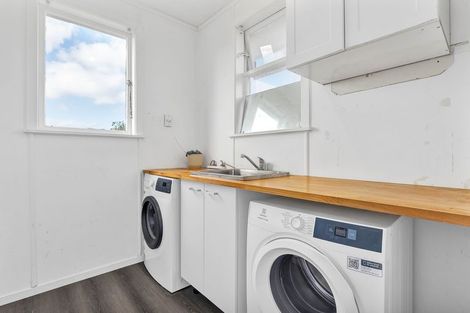 Photo of property in 75 Wrantage Street, Westown, New Plymouth, 4310