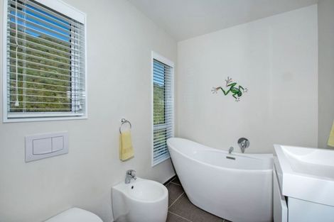 Photo of property in 16 Rangikorero Place, Whangarei Heads, Whangarei, 0174