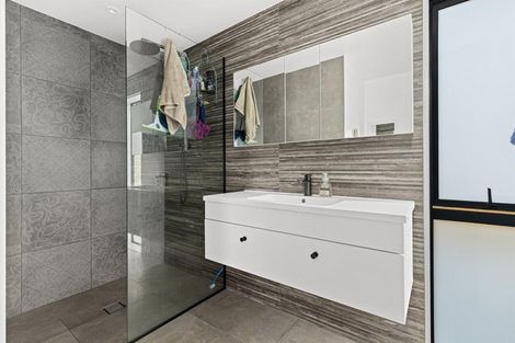 Photo of property in 124 Te Kanae Road, South Head, Helensville, 0874