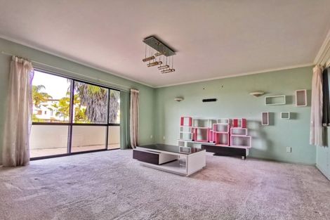 Photo of property in 55 Penguin Drive, Murrays Bay, Auckland, 0630