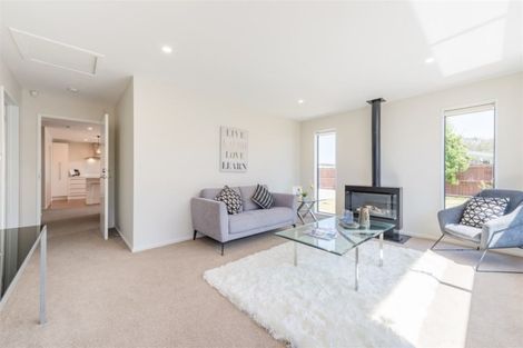 Photo of property in 3b Dickson Crescent, Hornby, Christchurch, 8042