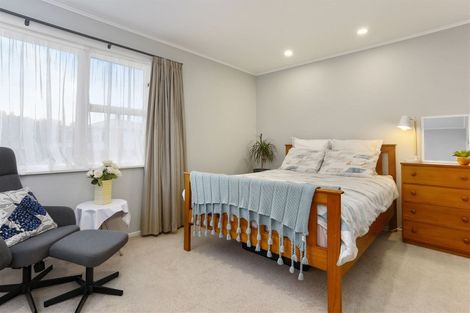Photo of property in 1/2 Hughes Terrace, Te Atatu Peninsula, Auckland, 0610