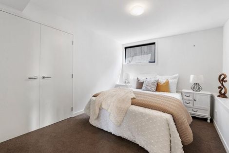 Photo of property in 37 Churchill Road, Murrays Bay, Auckland, 0630