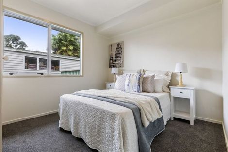 Photo of property in 10 Tamahere Drive, Glenfield, Auckland, 0629