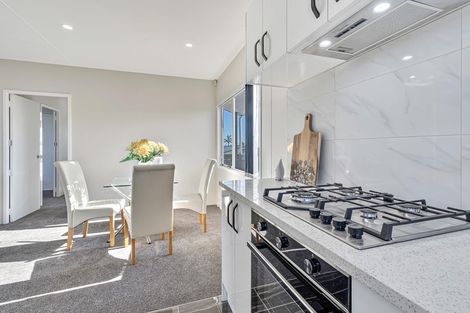 Photo of property in 2/8 Anglers Way, Wattle Downs, Auckland, 2102