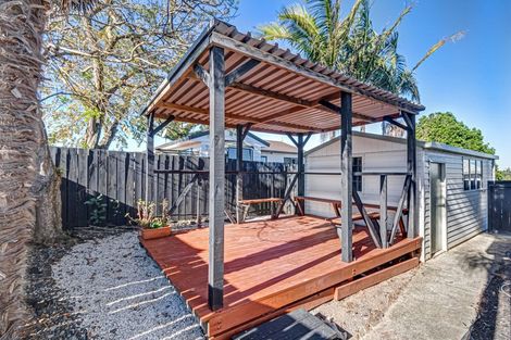 Photo of property in 2/8 Anglers Way, Wattle Downs, Auckland, 2102