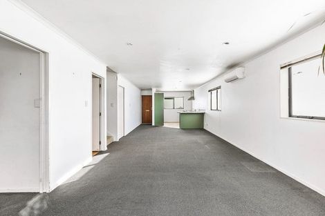 Photo of property in 8/17 Harbour View Road, Te Atatu Peninsula, Auckland, 0610