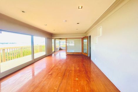 Photo of property in 73 Sylvan Avenue, Northcote, Auckland, 0627