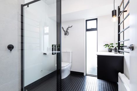 Photo of property in 25 Kotare Drive, Waiwhakaiho, New Plymouth, 4312