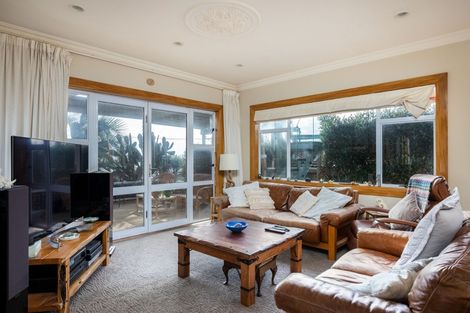 Photo of property in 42 Octavius Place, New Plymouth, 4312