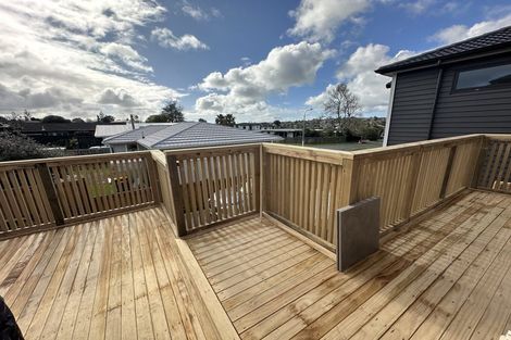 Photo of property in 25b Borrowdace Avenue, Botany Downs, Auckland, 2010