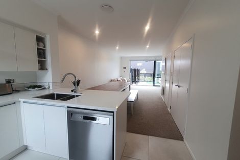 Photo of property in 18 Hobsonville Point Road, Hobsonville, Auckland, 0616