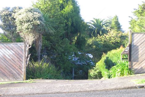 Photo of property in 3 Monarch Avenue, Hillcrest, Auckland, 0627