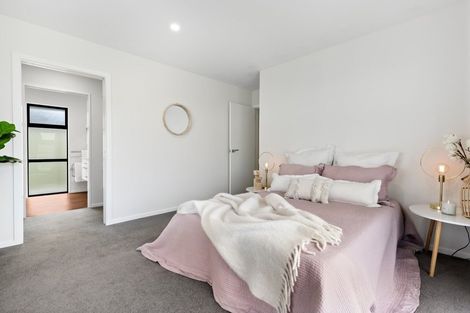 Photo of property in 4 Cone Peak Close, Lake Hayes, Queenstown, 9304