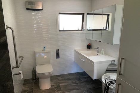 Photo of property in 53 James Cook Street, Havelock North, 4130