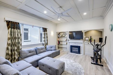 Photo of property in 17 Latham Street, Napier South, Napier, 4110