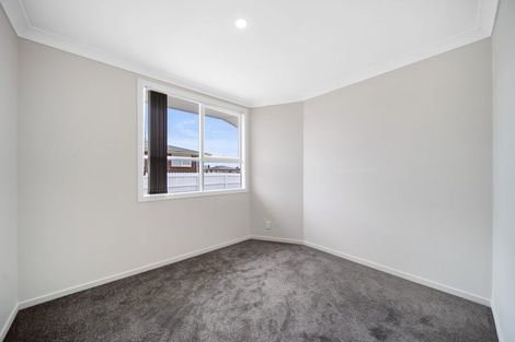 Photo of property in 4 Convair Crescent, Mangere, Auckland, 2022
