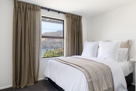 Photo of property in 13 Caples Place, Fernhill, Queenstown, 9300