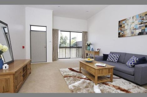 Photo of property in 10/2 Swan Hill Drive, Glen Eden, Auckland, 0602