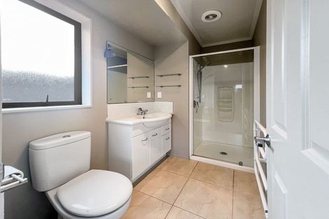 Photo of property in 22 Percy Kinsman Crescent, Riverstone Terraces, Upper Hutt, 5018