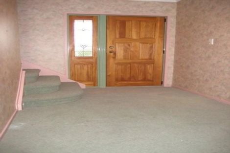 Photo of property in 16 Garcia Place, West Harbour, Auckland, 0618