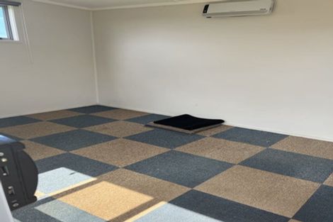 Photo of property in 10 Coronation Road, Glenfield, Auckland, 0627