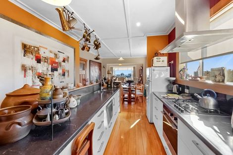 Photo of property in 41 Cameron Street, New Plymouth, 4310
