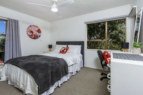 Photo of property in 1 Busbridge Place, Hillcrest, Auckland, 0627
