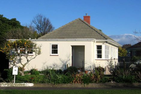 Photo of property in 17 Savage Crescent, West End, Palmerston North, 4412