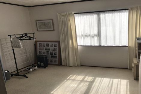 Photo of property in 2/5 Kegworth Place, Browns Bay, Auckland, 0630