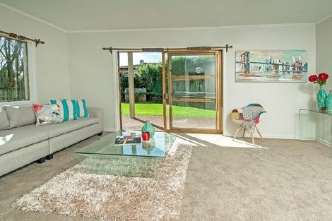 Photo of property in 254a East Coast Road, Forrest Hill, Auckland, 0620