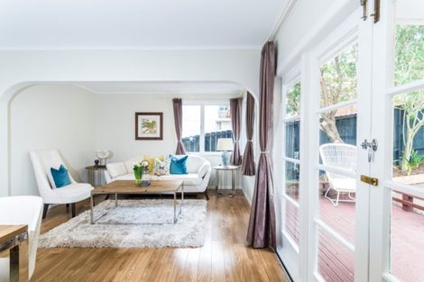 Photo of property in 75 Selwyn Crescent, Forrest Hill, Auckland, 0620