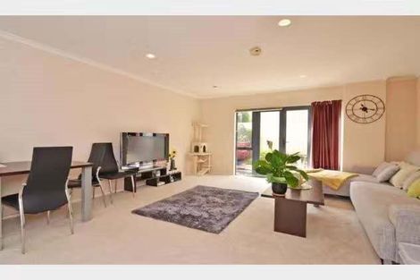 Photo of property in Tuscany Way, 3/3 Ambrico Place, New Lynn, Auckland, 0600