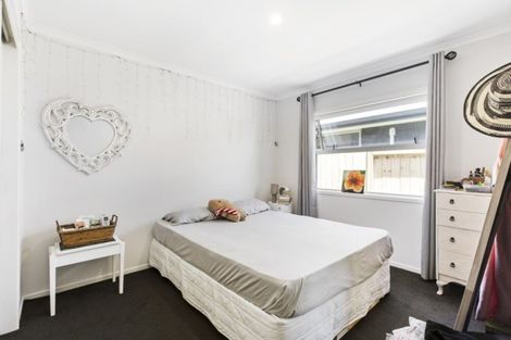 Photo of property in 28 Batty Street, Papamoa Beach, Papamoa, 3118