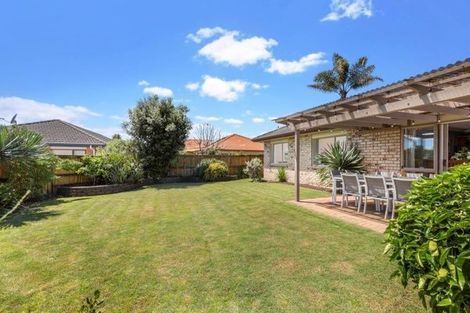 Photo of property in 14 Greta Banks Place, Wattle Downs, Auckland, 2103
