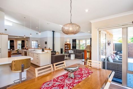 Photo of property in 26 Gandalf Crescent, Paraparaumu, 5032