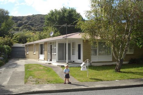 Photo of property in 7b Deller Grove, Silverstream, Upper Hutt, 5019