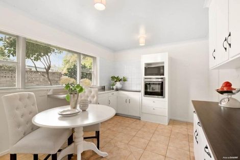 Photo of property in 70 Fisher Parade, Sunnyhills, Auckland, 2010