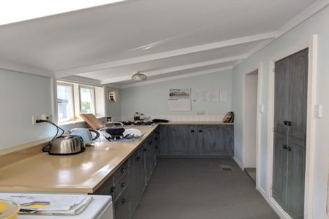 Photo of property in 2 Torless Terrace, Thorndon, Wellington, 6011