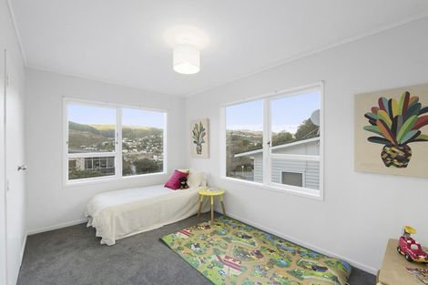 Photo of property in 5 Turriff Crescent, Tawa, Wellington, 5028