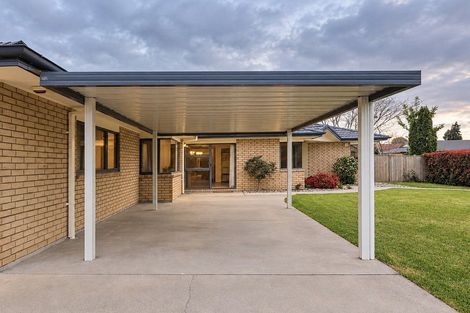 Photo of property in 1 Roderick Place, Rototuna, Hamilton, 3210