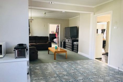 Photo of property in 72 Leslie Street, Waitara, 4320