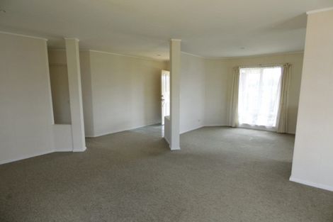 Photo of property in 72 Kingdale Road, Henderson, Auckland, 0610