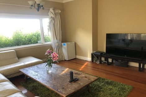 Photo of property in 7 Otahuri Crescent, Greenlane, Auckland, 1051