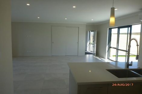 Photo of property in 32 Kaimanawa Road, Karaka, Papakura, 2113